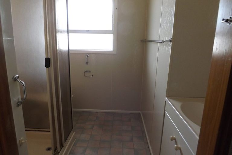 Photo of property in 2/17 Bowling Road, Greenmeadows, Napier, 4112