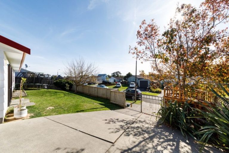 Photo of property in 27 Tiller Close, Kelvin Grove, Palmerston North, 4414