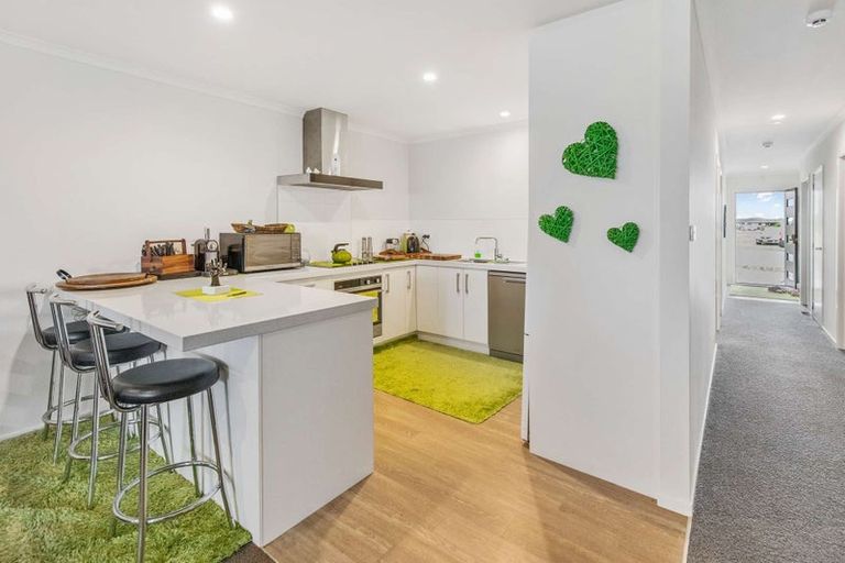 Photo of property in 14 Fuller Street, Papamoa Beach, Papamoa, 3118