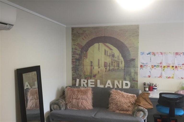 Photo of property in 8 Howe Street, North Dunedin, Dunedin, 9016