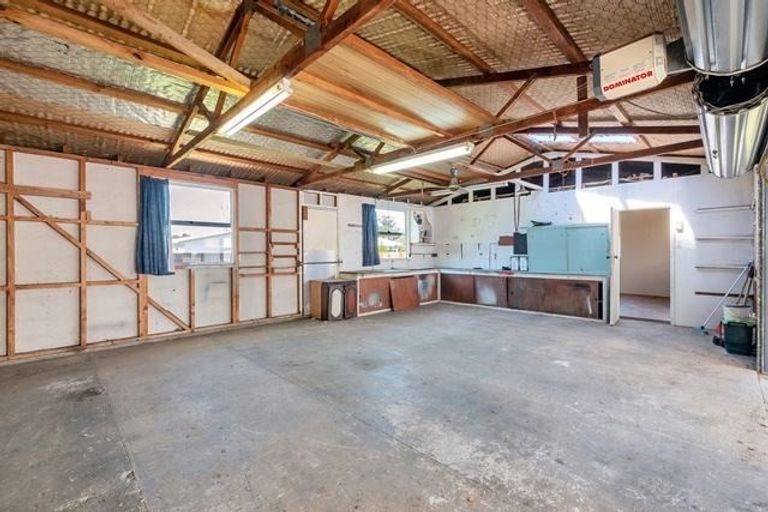 Photo of property in 30 Sutton Crescent, Papakura, 2110