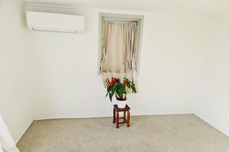 Photo of property in 7 Falkirk Street, Blockhouse Bay, Auckland, 0600
