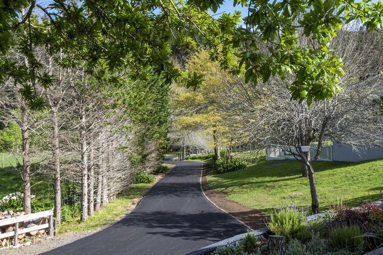 Photo of property in 92 Brownhill Road, Whitford, Manurewa, 2576