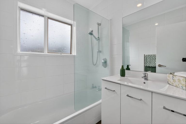 Photo of property in 3/8 Wolsley Avenue, Milford, Auckland, 0620