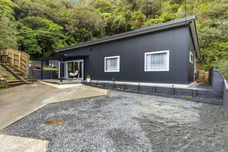 Photo of property in 17 John Street, Stokes Valley, Lower Hutt, 5019
