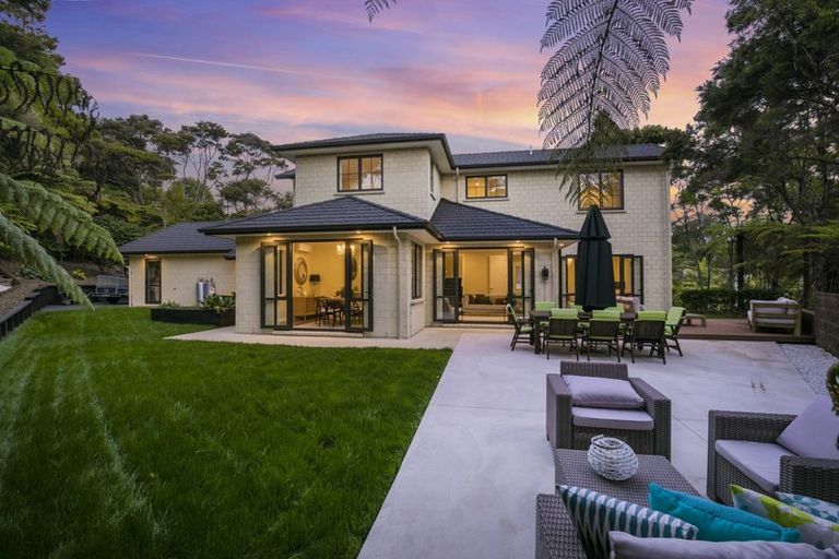 Photo of property in 11 Traffic Road, Greenhithe, Auckland, 0632