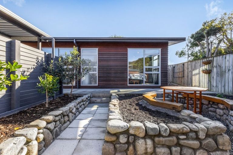 Photo of property in 39 Ruapehu Street, Paraparaumu, 5032