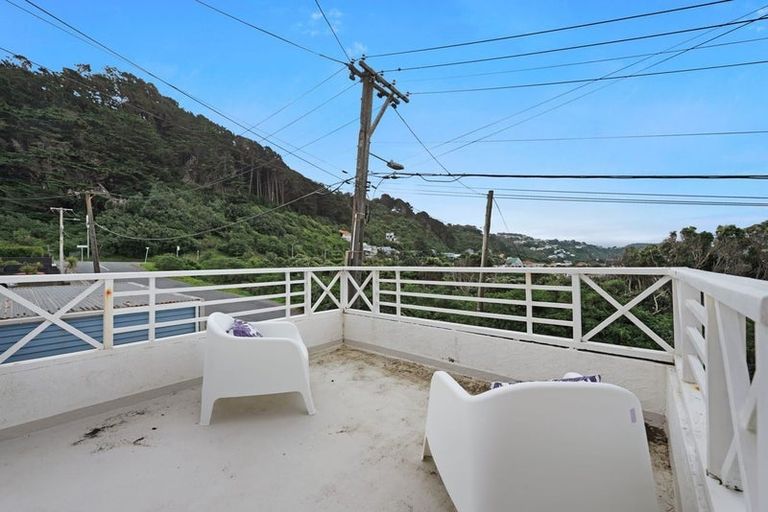 Photo of property in 67 Mantell Street, Seatoun, Wellington, 6022