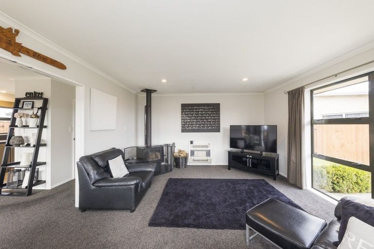 Photo of property in 60 Branigan Parade, Kelvin Grove, Palmerston North, 4414