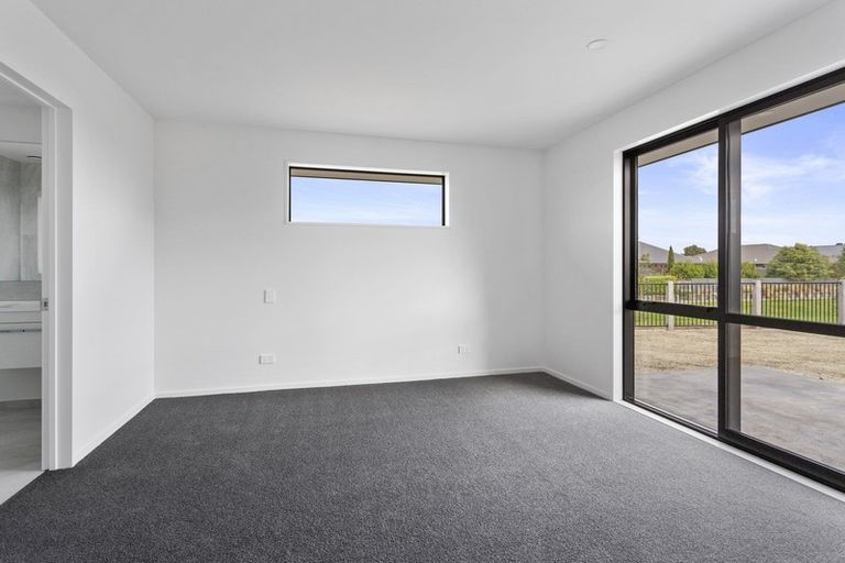 Photo of property in 12 Deans Place, Amberley, 7410