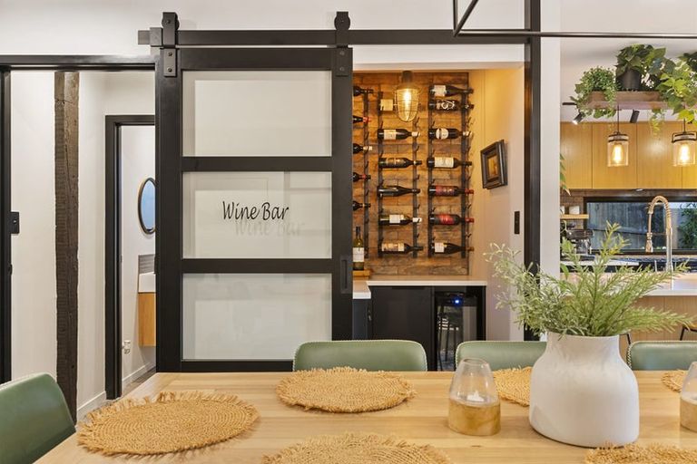 Photo of property in 172 Bleakhouse Road, Mellons Bay, Auckland, 2014