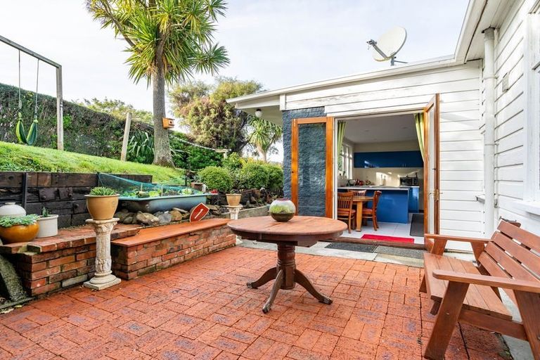 Photo of property in 16 Clifford Street, Dalmore, Dunedin, 9010