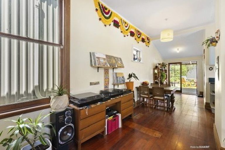 Photo of property in 65 Herald Street, Berhampore, Wellington, 6023