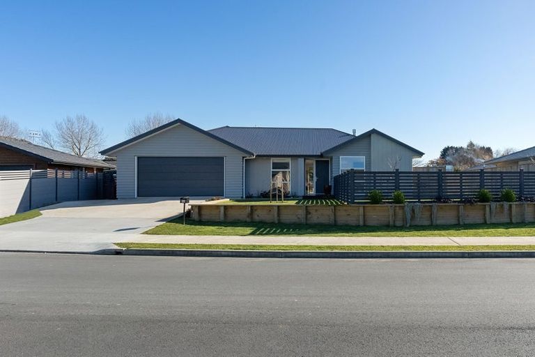 Photo of property in 10 Magnolia Place, Levin, 5510