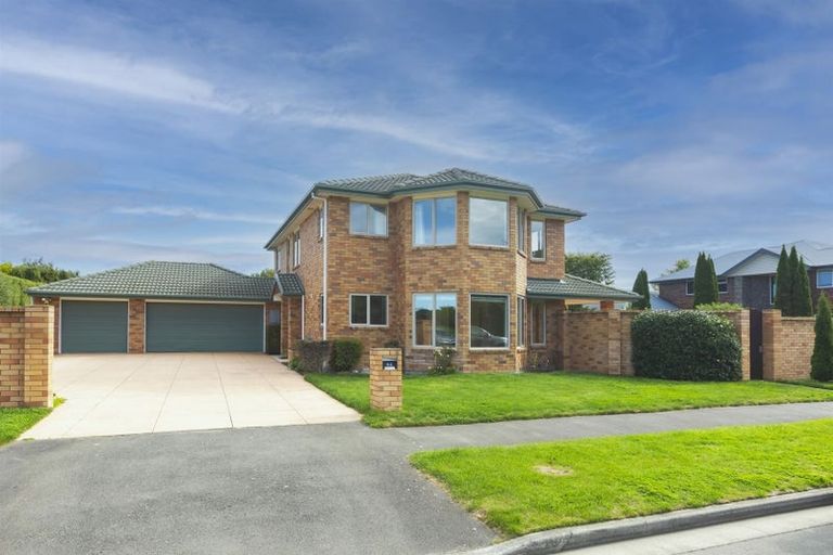Photo of property in 64 Willowview Drive, Redwood, Christchurch, 8051