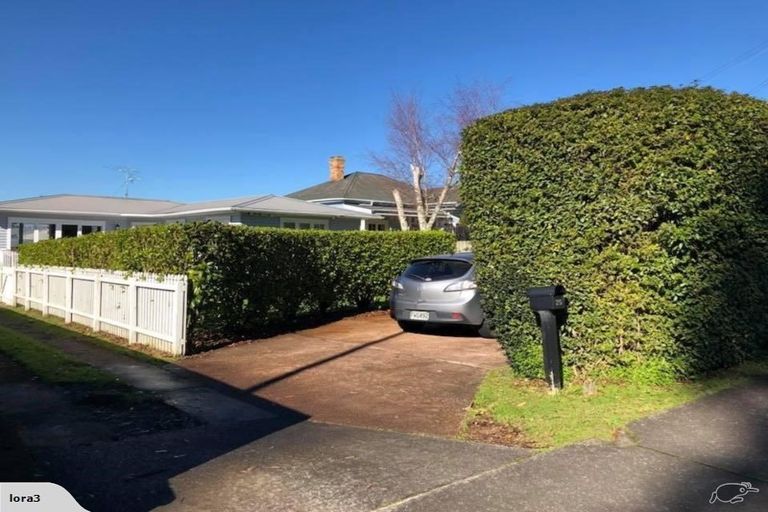 Photo of property in 29 Glenview Road, Glen Eden, Auckland, 0602