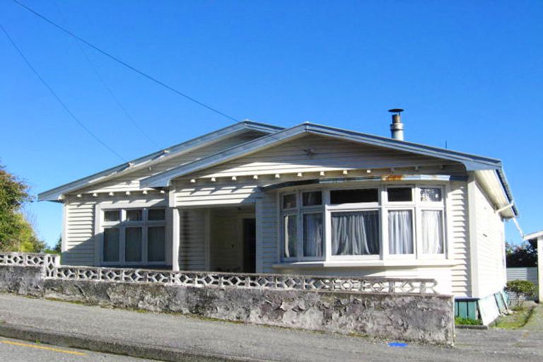 Photo of property in 84 Alexander Street, Greymouth, 7805