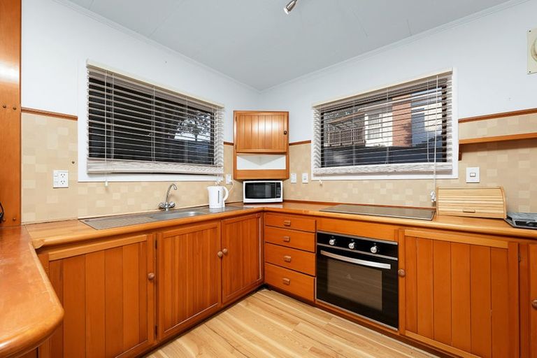 Photo of property in 1/19 Pine Avenue, Henderson, Auckland, 0612