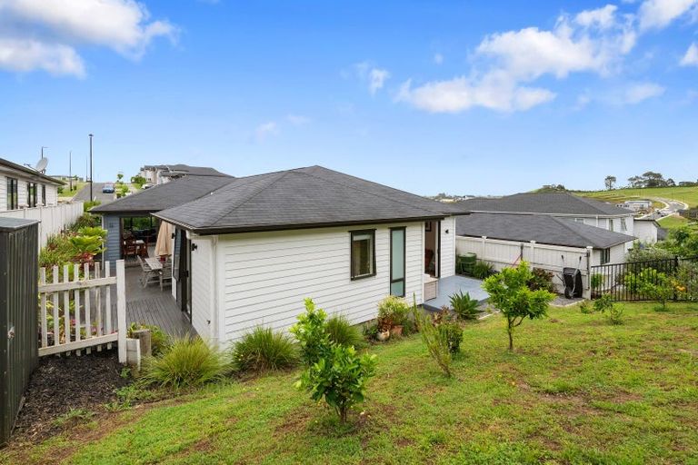Photo of property in 61 Godfrey Drive, Orewa, 0931