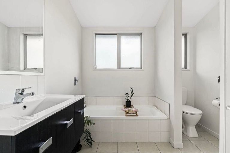 Photo of property in 214d Lincoln Road, Addington, Christchurch, 8024