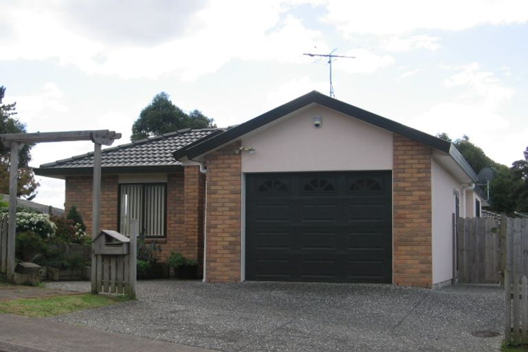 Photo of property in 1 Plumstead Rise, Glen Eden, Auckland, 0602