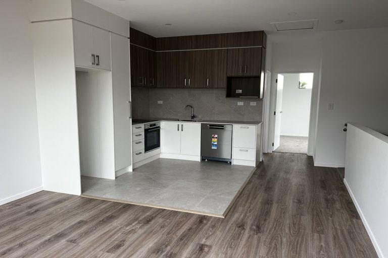 Photo of property in 9/233 Great North Road, Henderson, Auckland, 0612