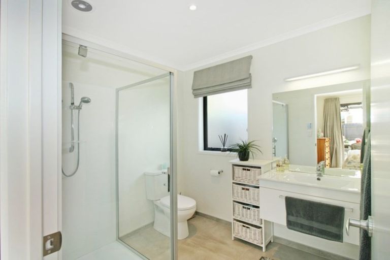 Photo of property in 260 Coronation Avenue, Welbourn, New Plymouth, 4310