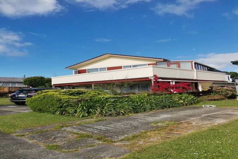 Photo of property in 15 Vanbrugh Place, Bucklands Beach, Auckland, 2014