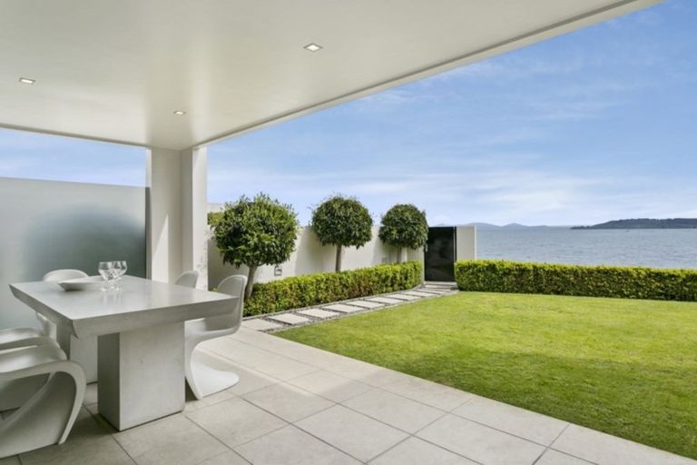 Photo of property in 3/225 Lake Terrace, Waipahihi, Taupo, 3330