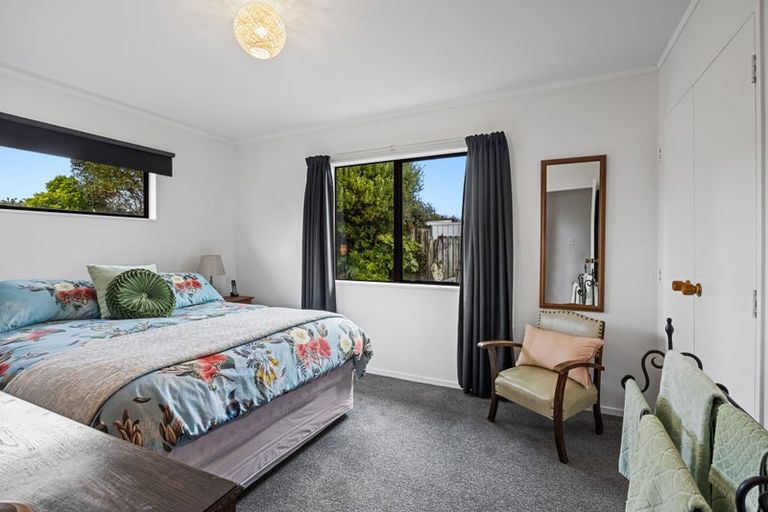 Photo of property in 6 Dillon Drive, Bell Block, New Plymouth, 4312