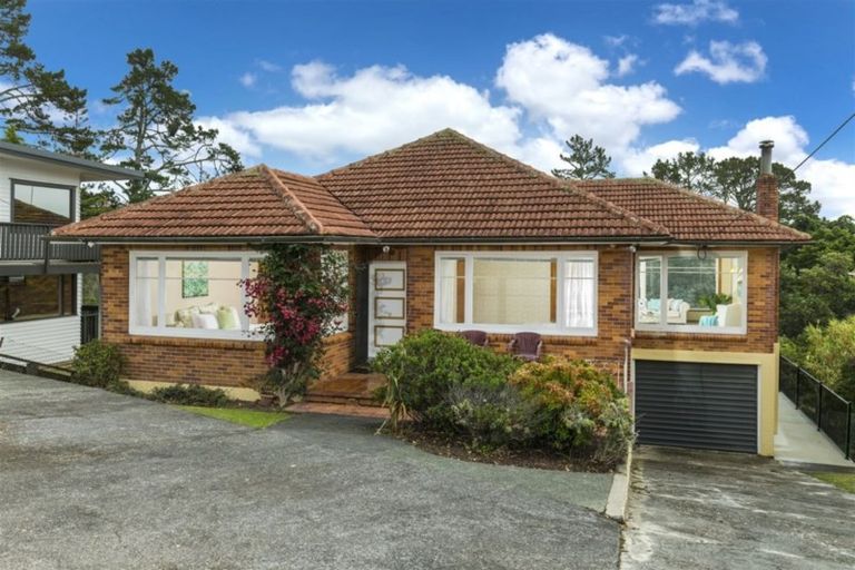 Photo of property in 207 Titirangi Road, Titirangi, Auckland, 0604