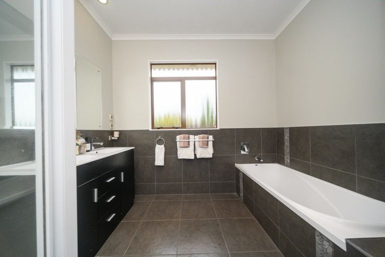 Photo of property in 196 Kelvin Grove Road, Kelvin Grove, Palmerston North, 4414