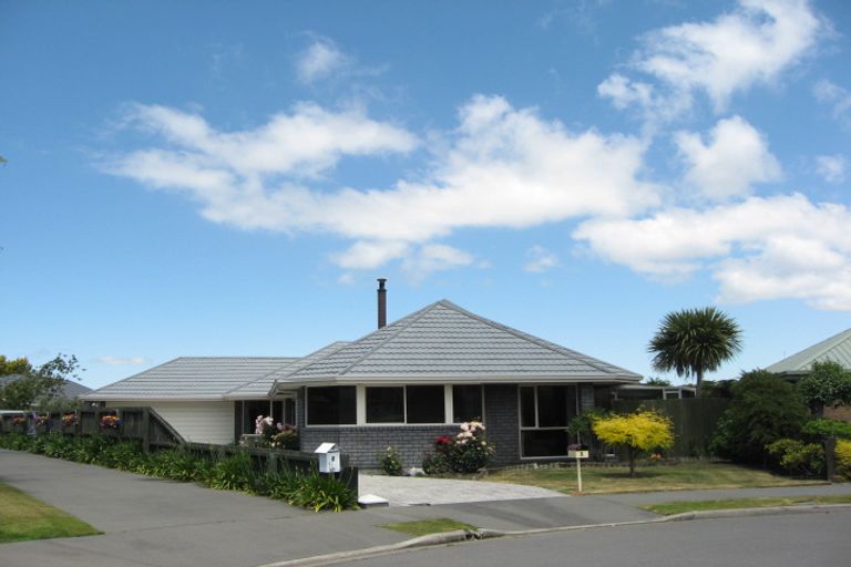 Photo of property in 9 Parkwood Place, Parklands, Christchurch, 8083