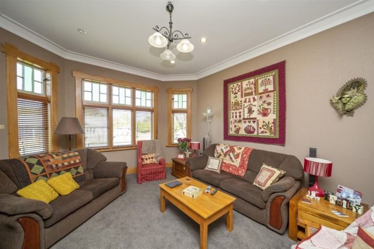 Photo of property in 81 Collins Street, Hawera, 4610