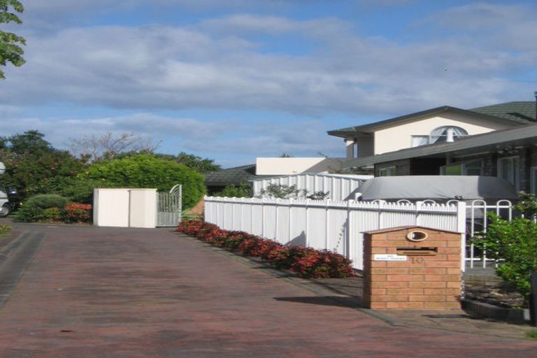 Photo of property in 10 Suncrest Drive, West Harbour, Auckland, 0618