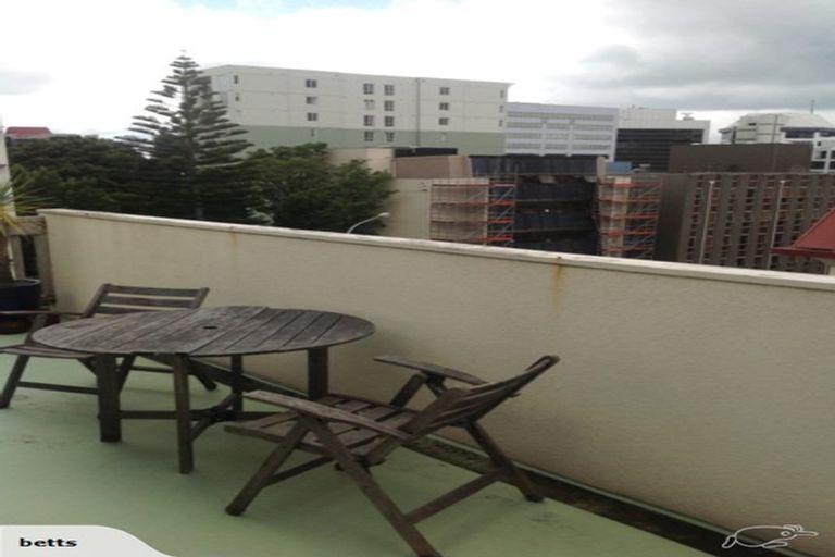 Photo of property in 4a Macdonald Crescent, Te Aro, Wellington, 6011