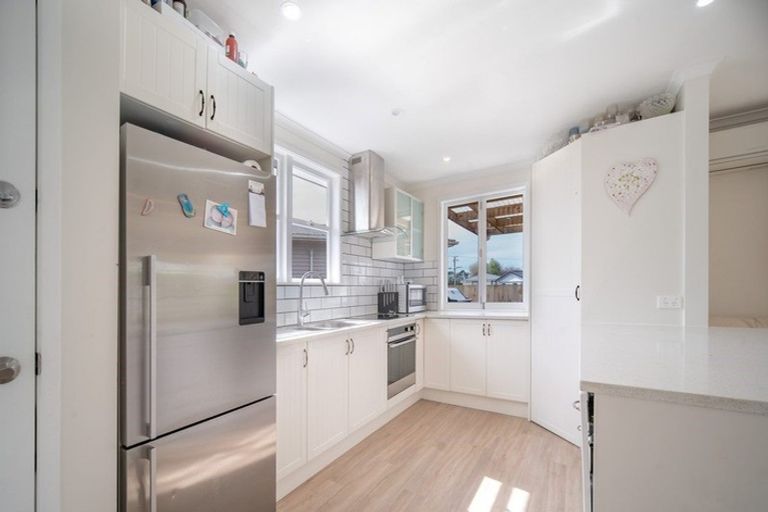 Photo of property in 1/1 Cooper Place, Papakura, 2110