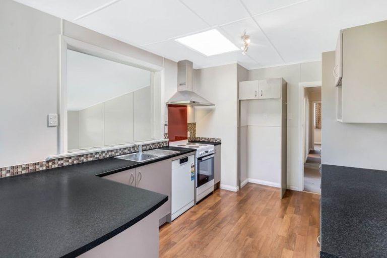 Photo of property in 118 Brandon Street, Featherston, 5710