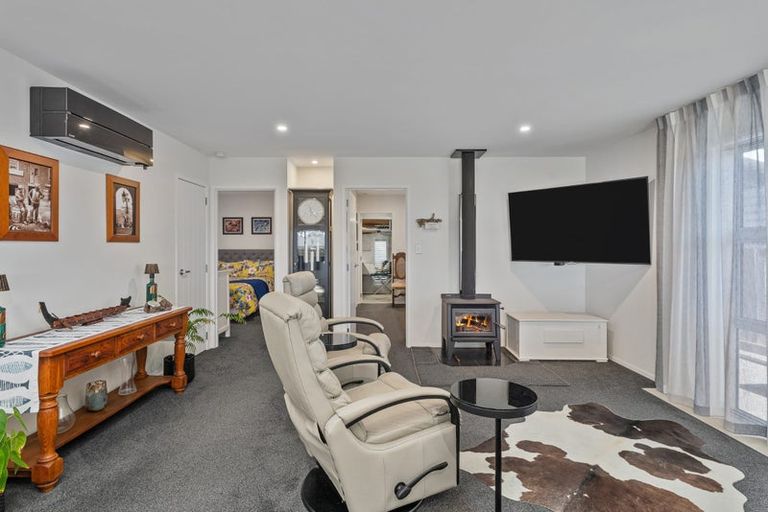 Photo of property in 15 Whitby Avenue, Whitianga, 3510