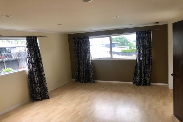 Photo of property in 2/12 Willis Street, Torbay, Auckland, 0630