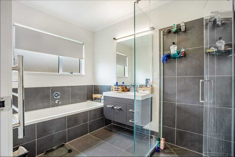Photo of property in 28 Nellie Drive, Kumeu, 0810
