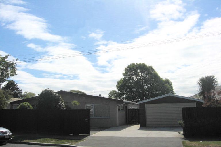 Photo of property in 35 Martbern Crescent, Bishopdale, Christchurch, 8053