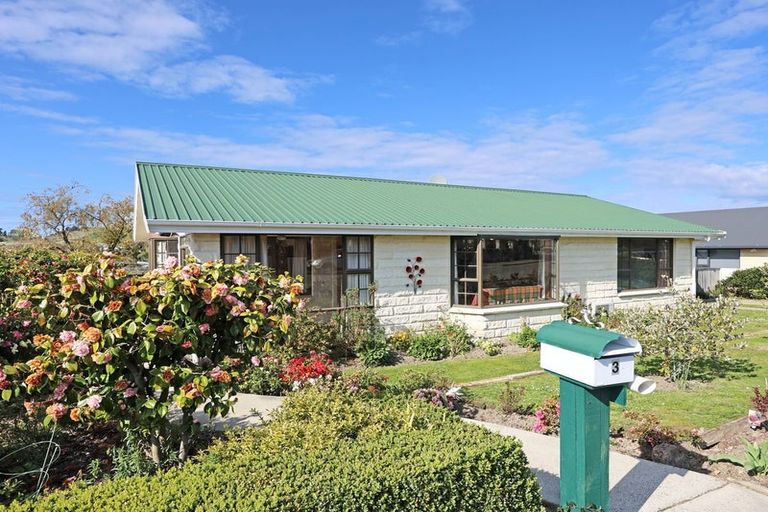 Photo of property in 3 Swift Street, South Hill, Oamaru, 9400