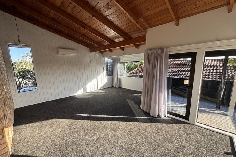 Photo of property in 27a Bay Street, Red Beach, 0932