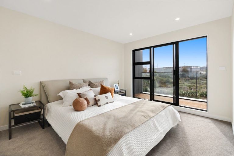 Photo of property in 128 Vintry Drive, Kumeu, 0810