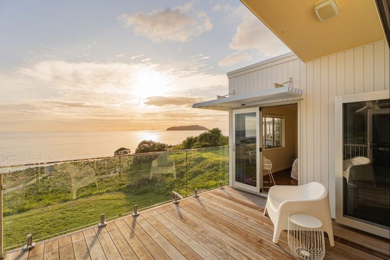 Photo of property in 92 Ocean Beach Road, Tairua, 3508