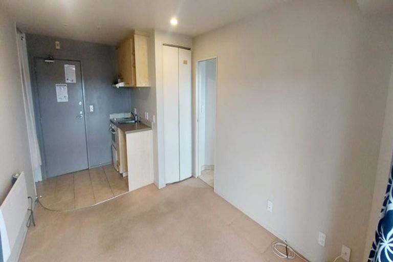 Photo of property in 4m/10 Crown Lynn Place, New Lynn, Auckland, 0600