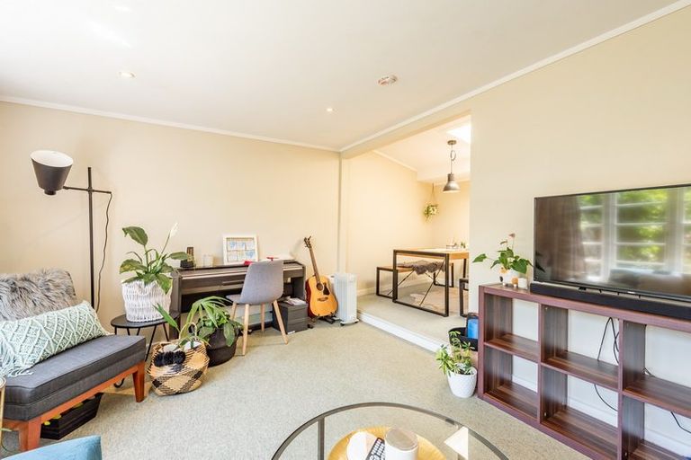 Photo of property in 84 Kilbirnie Crescent, Kilbirnie, Wellington, 6022