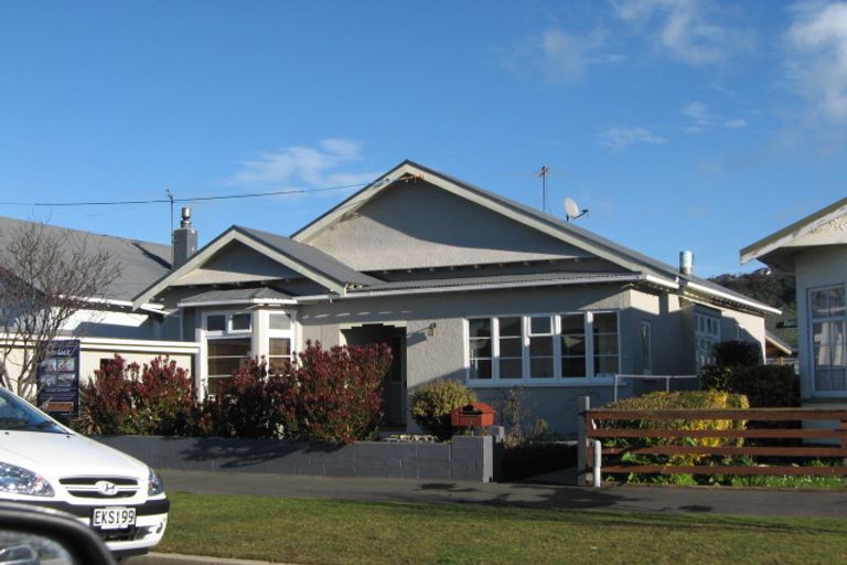 Photo of property in 8 West Avenue, Saint Clair, Dunedin, 9012