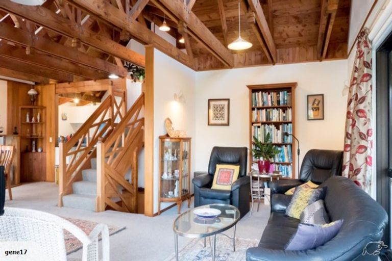 Photo of property in 21 Du Fresne Place, Russell, 0202